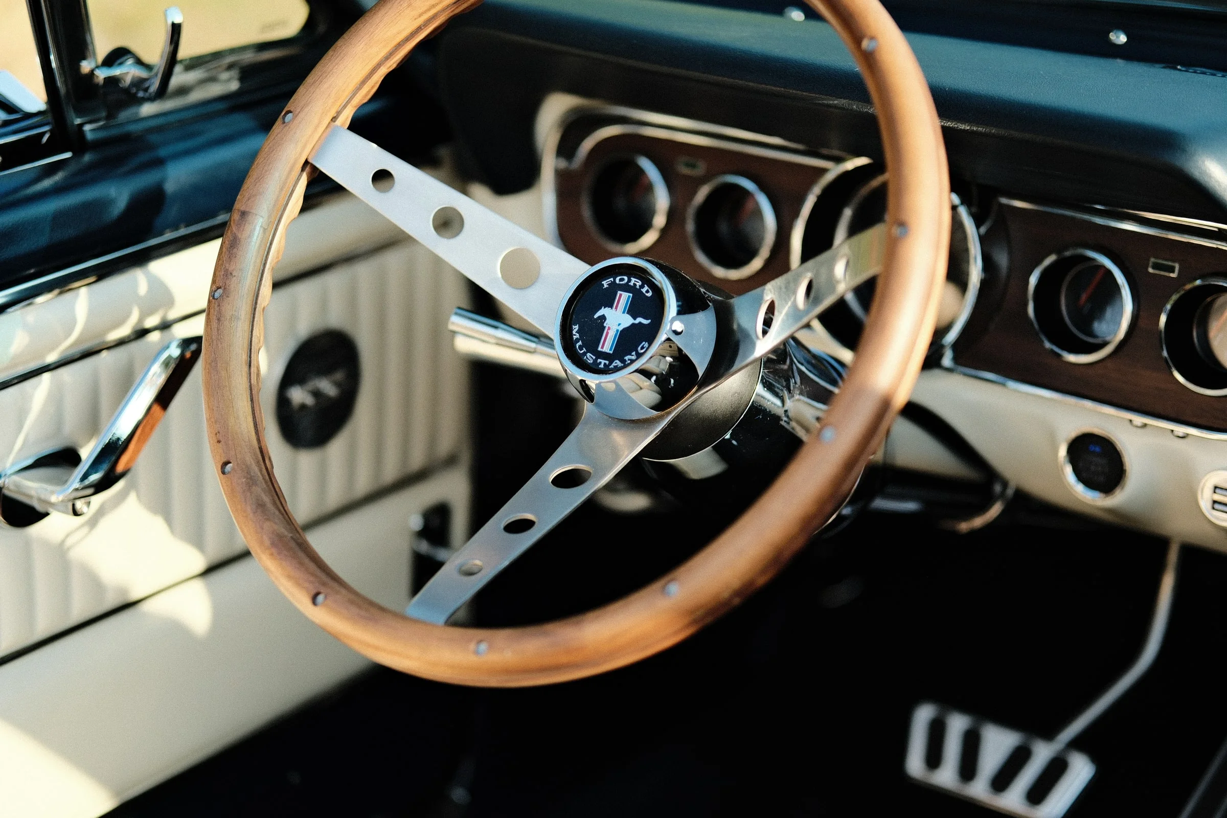Wood steering wheel and column