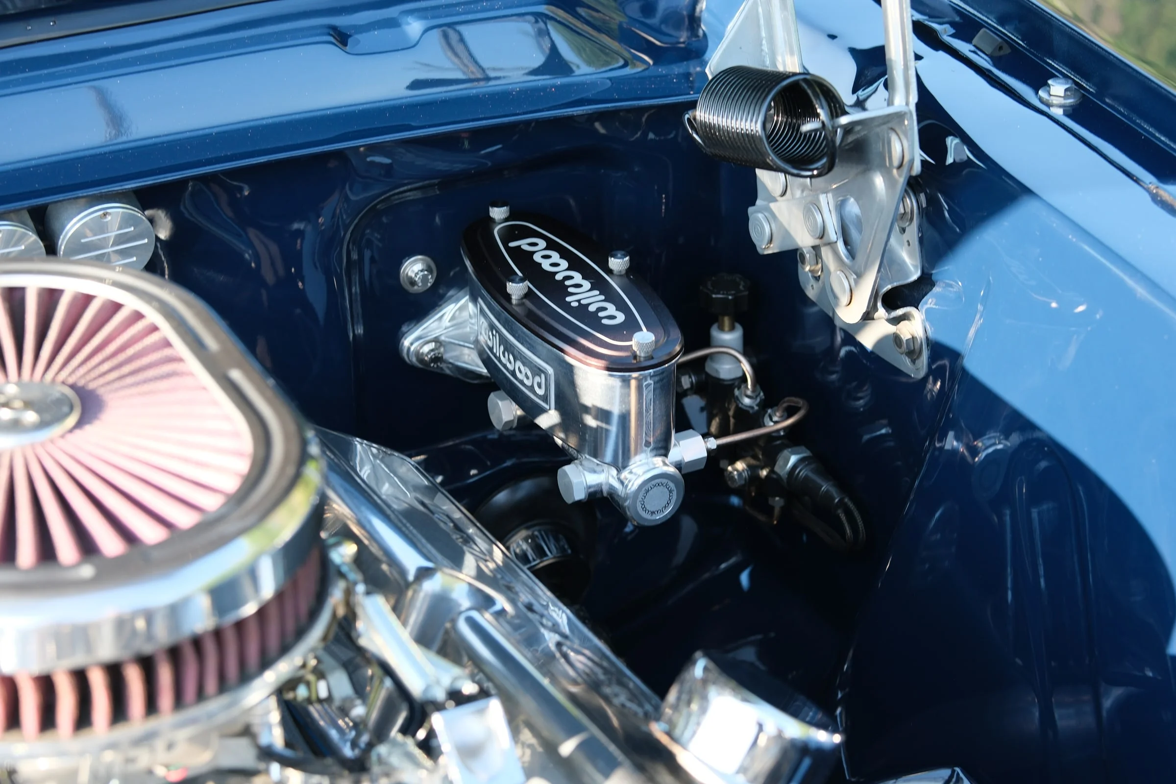 Engine bay fastener detail